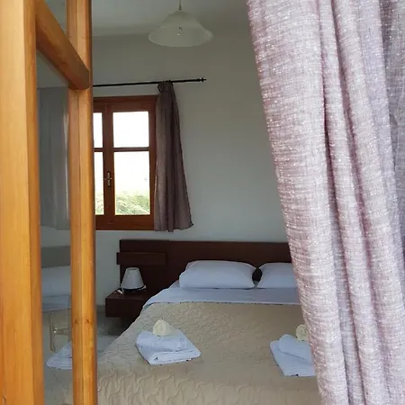 Vakantiehuis Ariadne 4 *